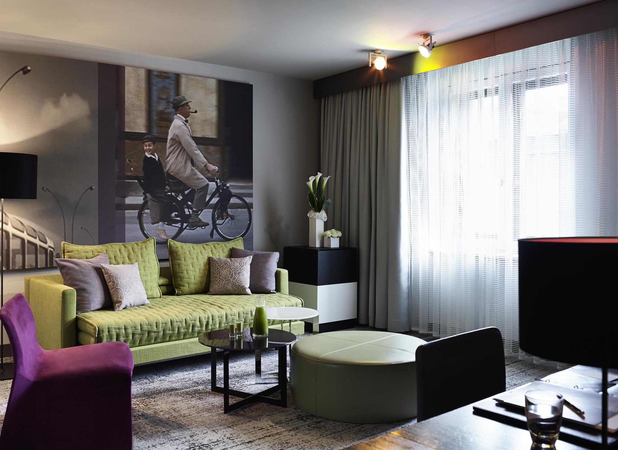 โรงแรมโซฟิเทล มิวนิก บาเยอโพสท์ ภายนอก รูปภาพ Living room