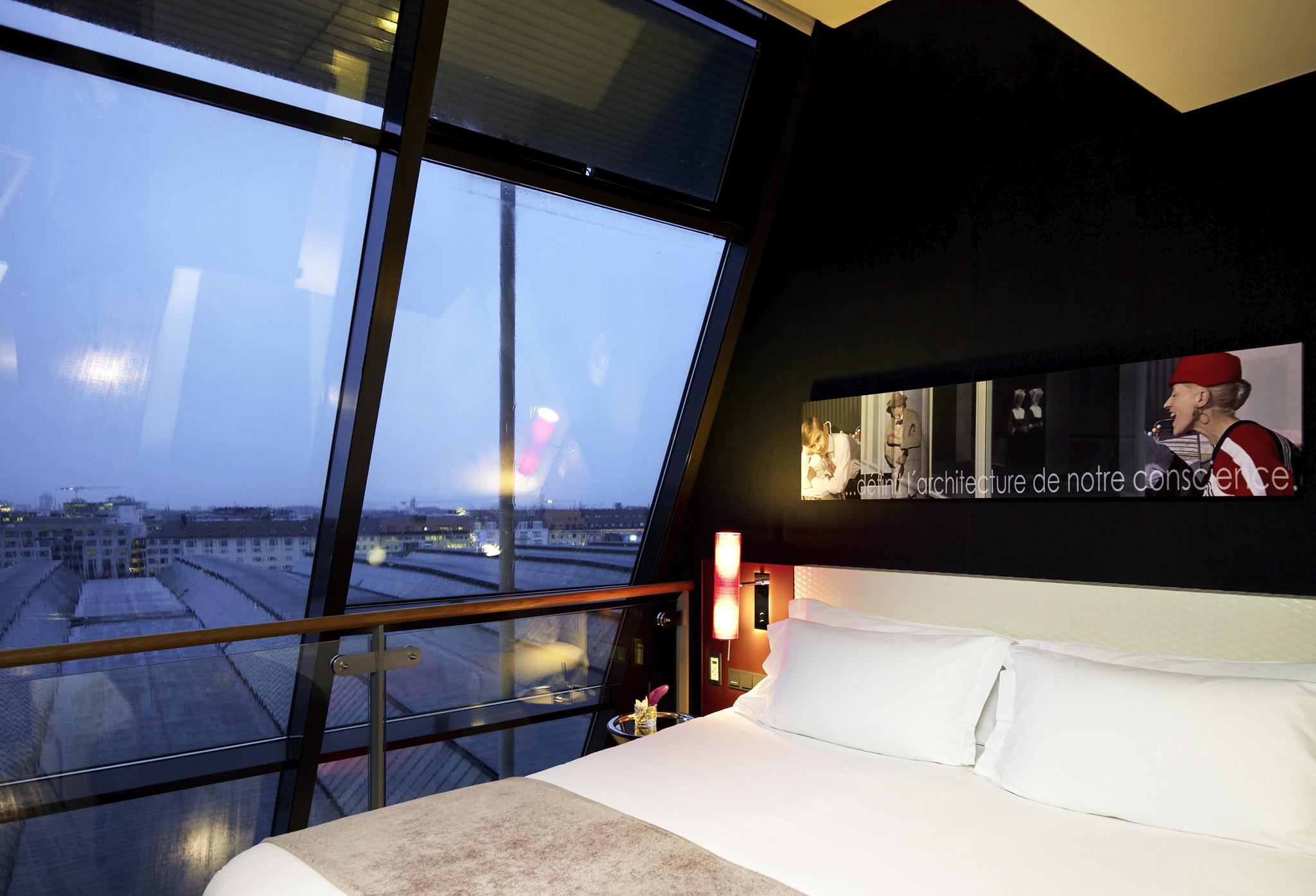 โรงแรมโซฟิเทล มิวนิก บาเยอโพสท์ ภายนอก รูปภาพ A room at the airport hotel