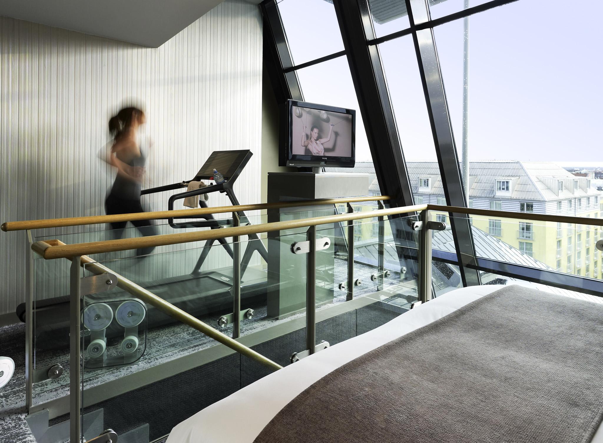 โรงแรมโซฟิเทล มิวนิก บาเยอโพสท์ ภายนอก รูปภาพ The gym at the 108 Pancrasset
