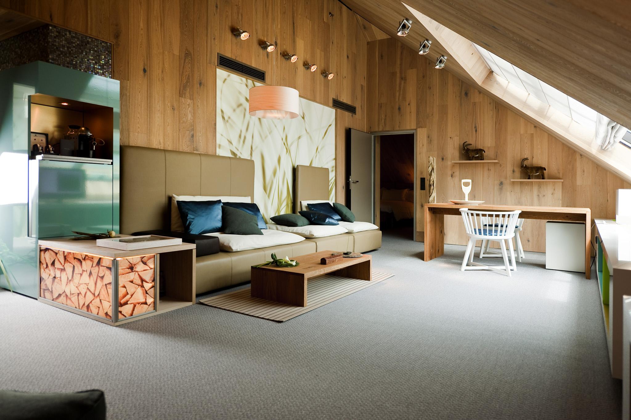 โรงแรมโซฟิเทล มิวนิก บาเยอโพสท์ ภายนอก รูปภาพ A room with a vinyl floor