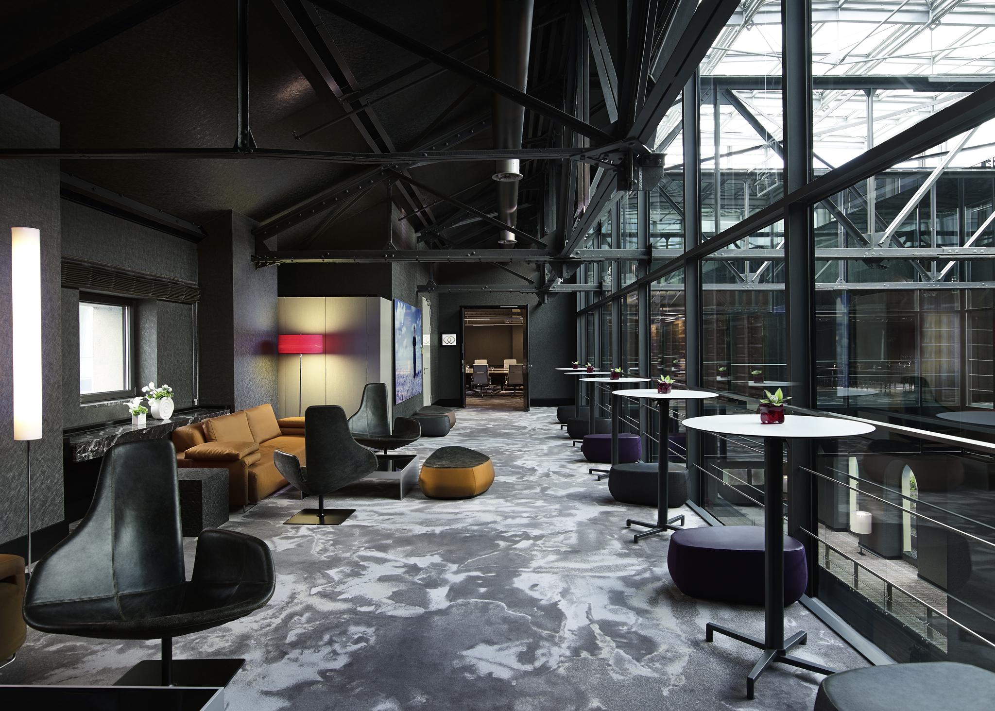 โรงแรมโซฟิเทล มิวนิก บาเยอโพสท์ ภายนอก รูปภาพ The lounge at the airport